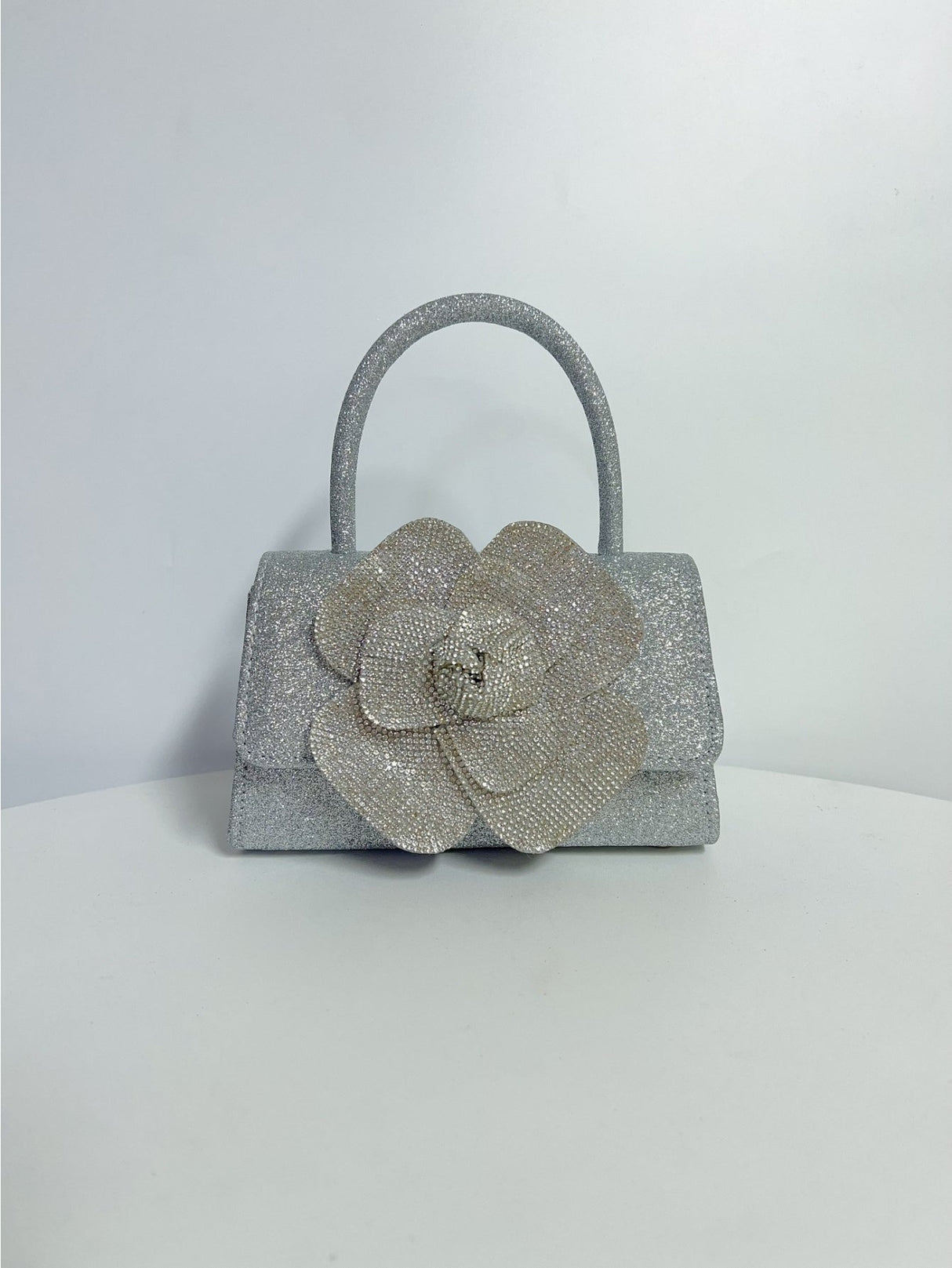 Liber Four Seasons ACC Flower Small Square Bun