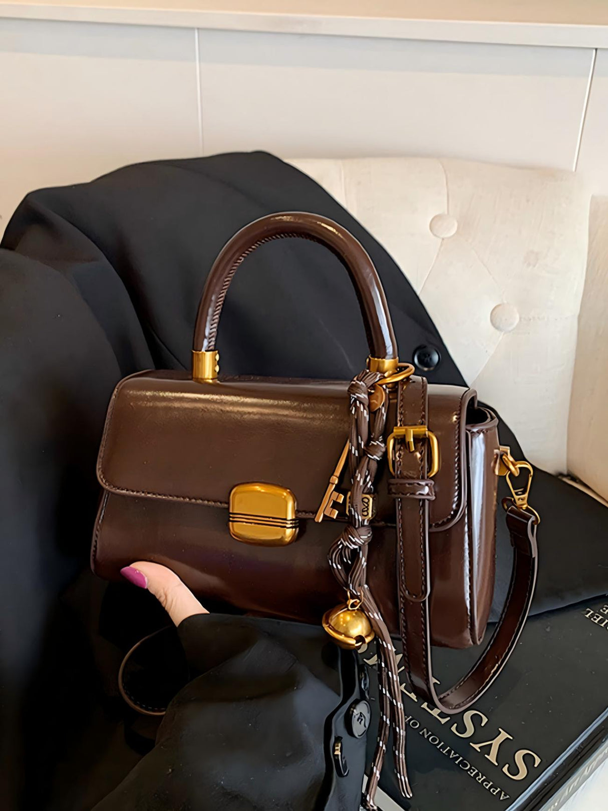 Retro-style Buckle Versatile Handbag