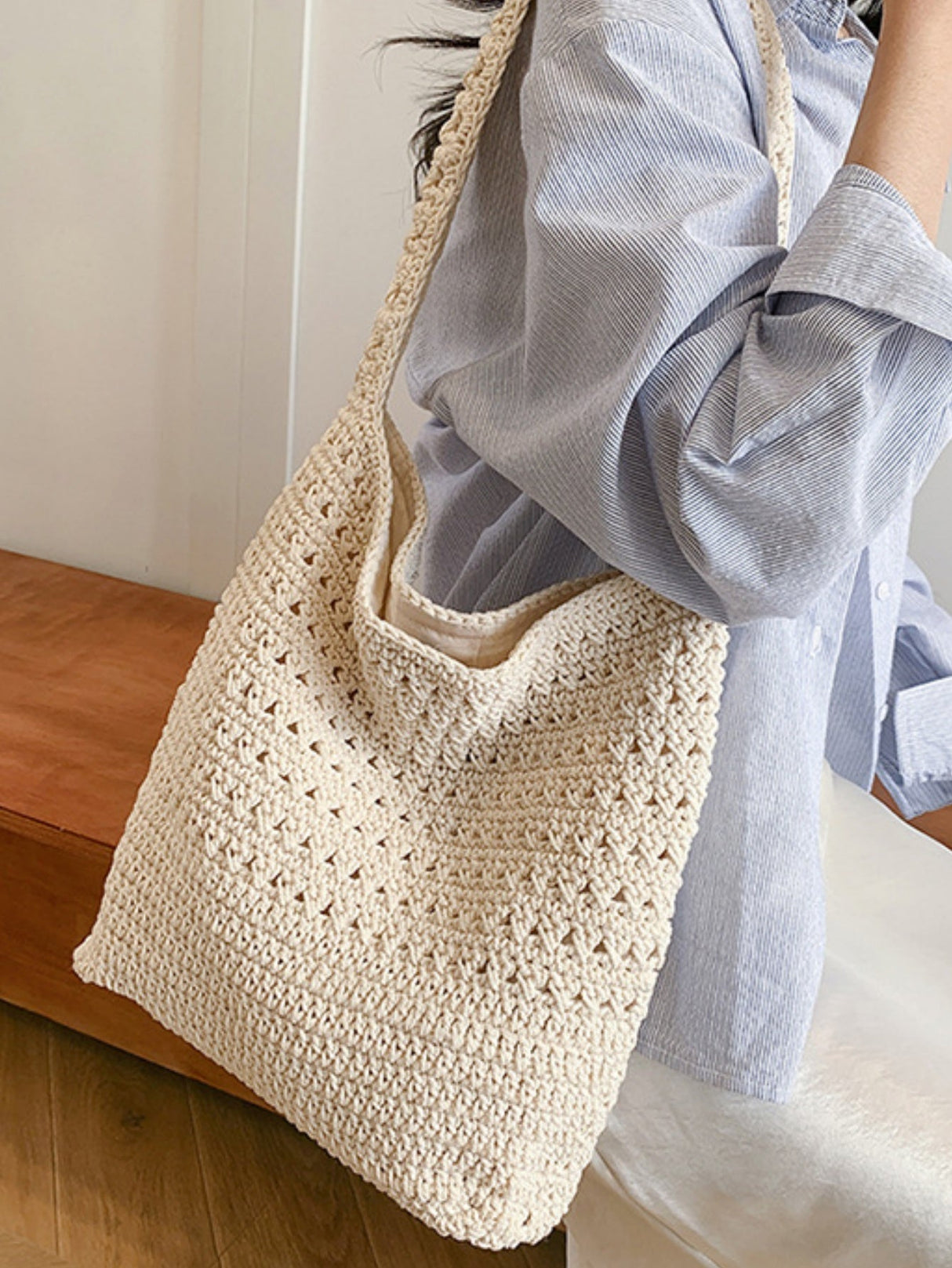 Woven Large-capacity Lightweight Shoulder Bag
