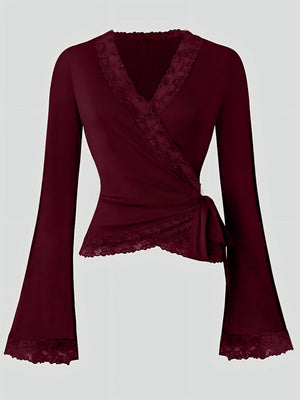 Lace-trimmed V-neck Bell Sleeve Slim Fit T-shirt