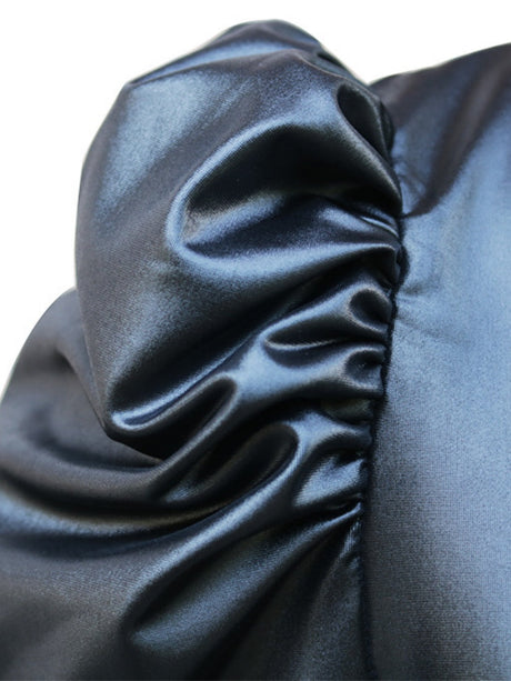 Kurzes, figurbetontes Kleid aus PU-Leder mit V-Ausschnitt, Puffärmeln und Gürtel