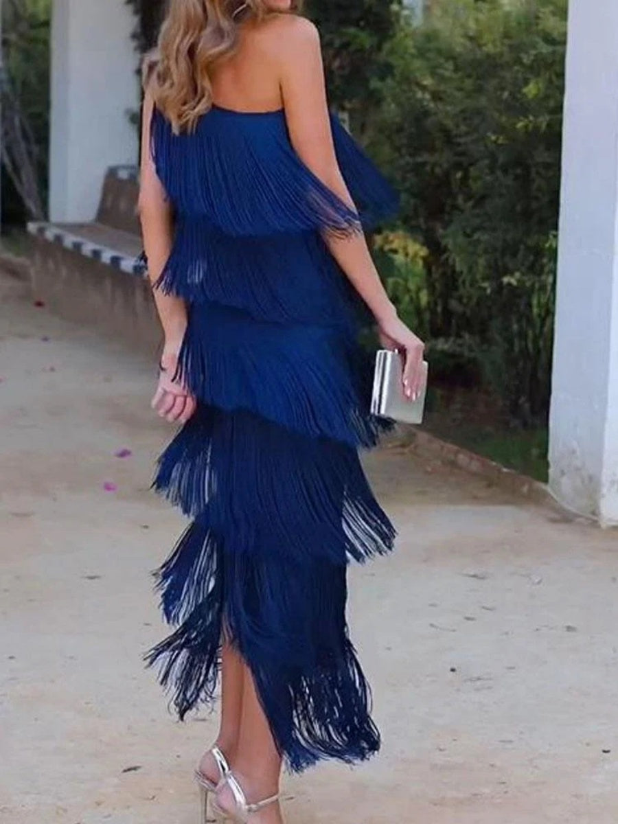 Robes maxi asymétriques à épaules tombantes et à franges