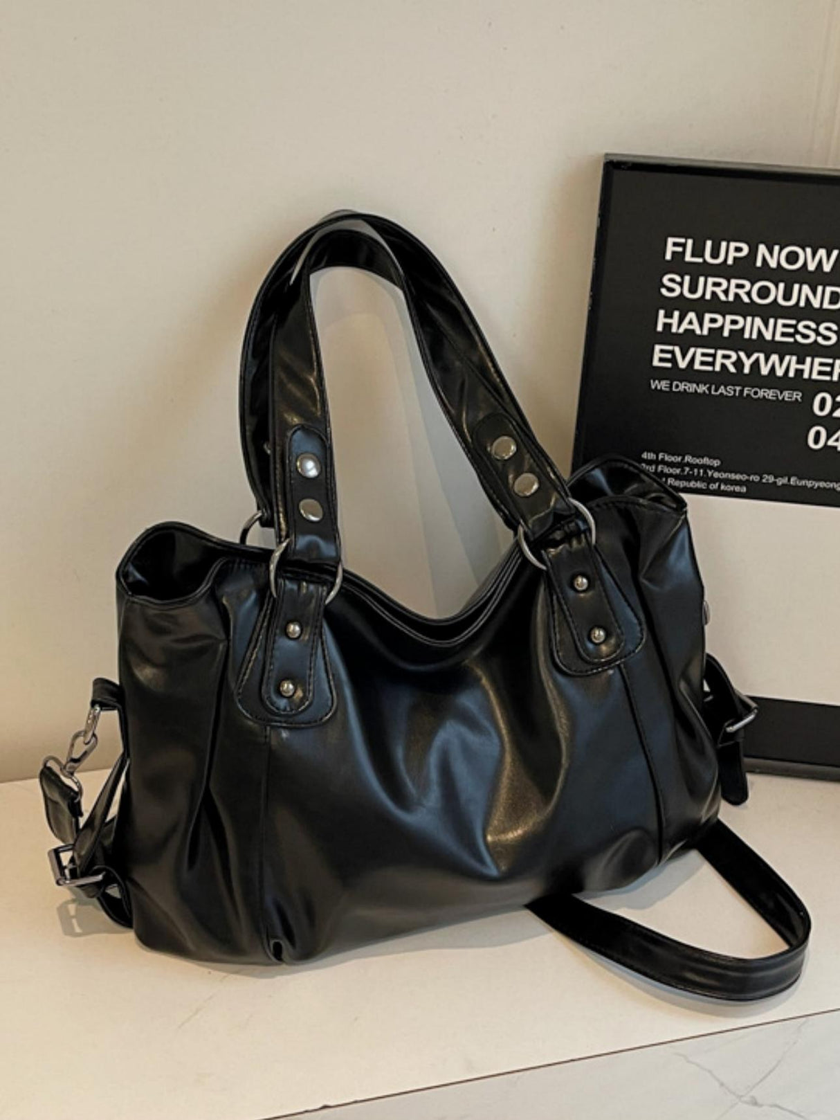 Large Capacity Shoulder Bag For Commuting