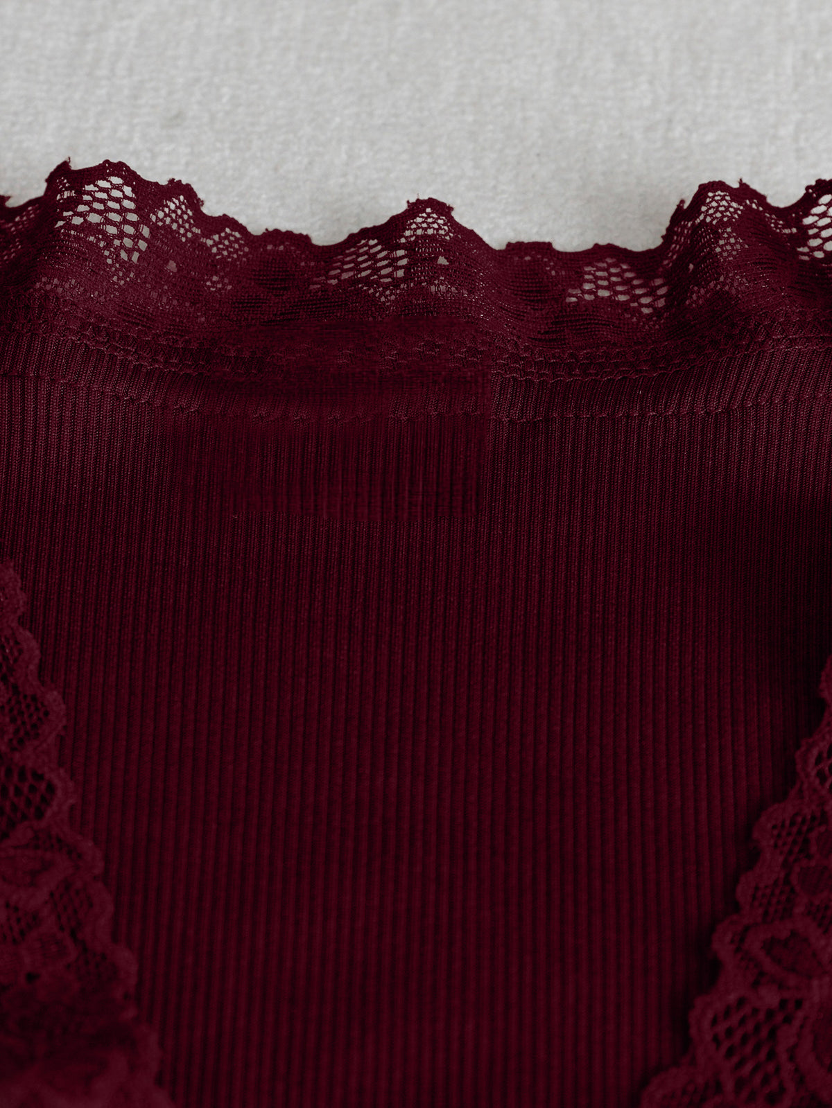 Lace-trimmed V-neck Bell Sleeve Slim Fit T-shirt