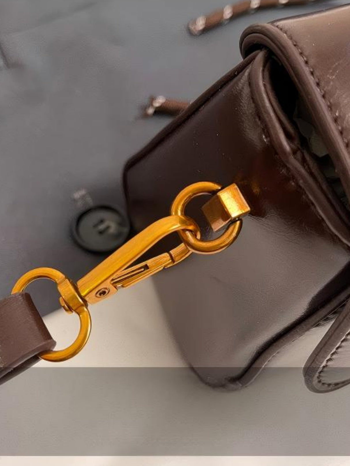 Retro-style Buckle Versatile Handbag