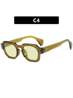 Stylish Oversized Sunglasses With Microfiber Embellishments