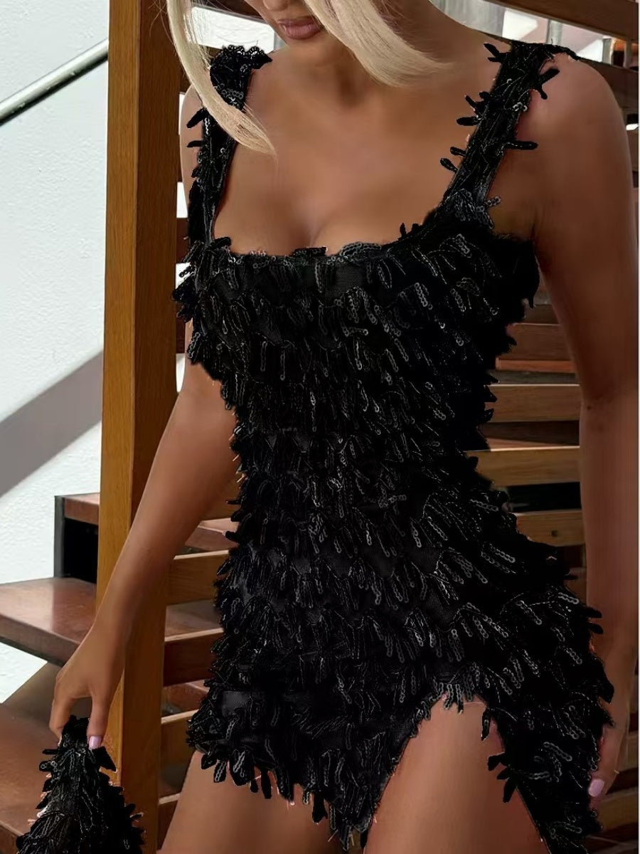 Débardeurs, robes moulantes à épaules dénudées, robes fendues, robes Mao Mao de soirée, mini-robes et robes courtes