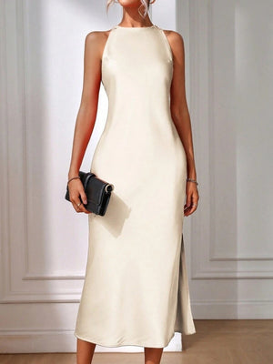 Robes maxi en satin uni à dos nu et fente