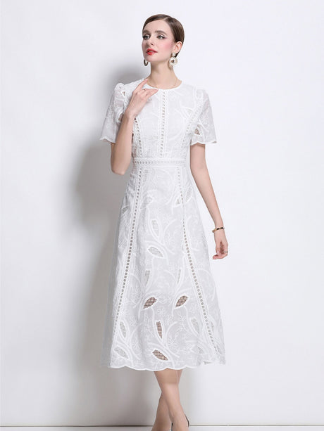 Retro Heavy-duty Hollowed-out Embroidered Round Neck Waist-cinching Short-sleeved Dress