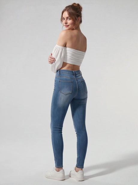 Sexy Skinny Mid-rise Jeans That Accentuate Your Hips