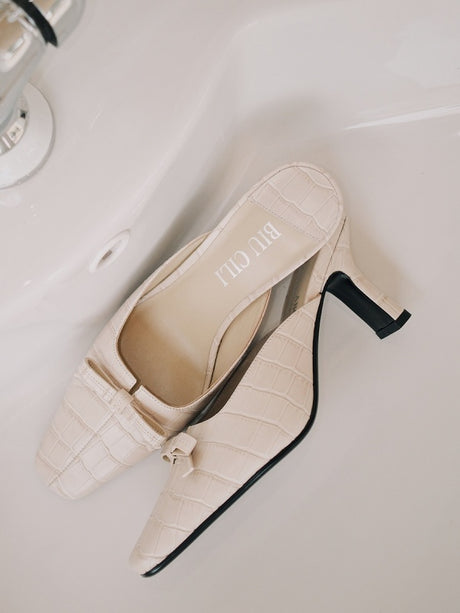 BIUCILI Original Design French-style Crocodile-patterned Cowhide Bow Low-cut High-heeled Mule Slippers For Women.