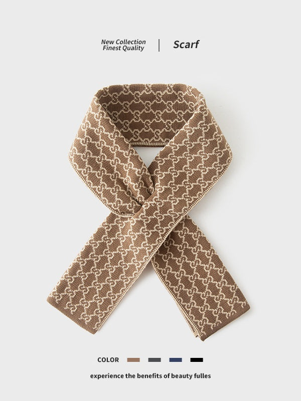 Buchstaben-Kurzschals