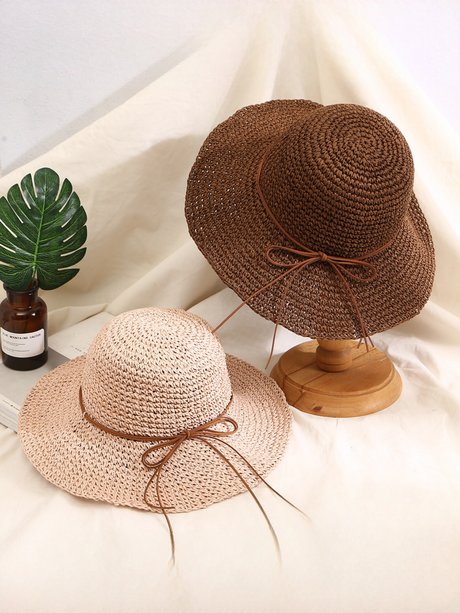 Wide-brimmed Straw Hat With Bow