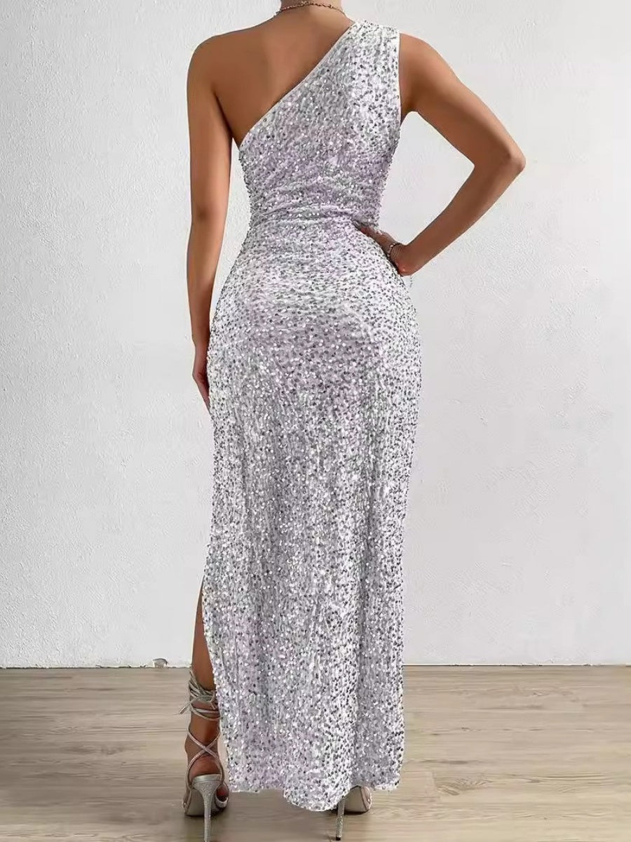 Robes maxi fendues à une épaule et sans manches à sequins