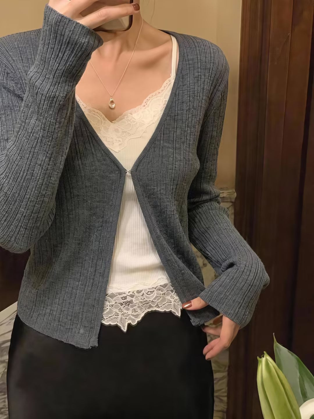 Wool V Single-button Short Knit Cardigan