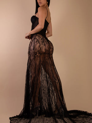 Abendkleid mit Spitzenbesatz, durchsichtiges rückenfreies Camisole, Maxikleid