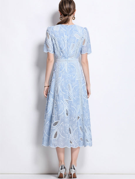 Retro Heavy-duty Hollowed-out Embroidered Round Neck Waist-cinching Short-sleeved Dress