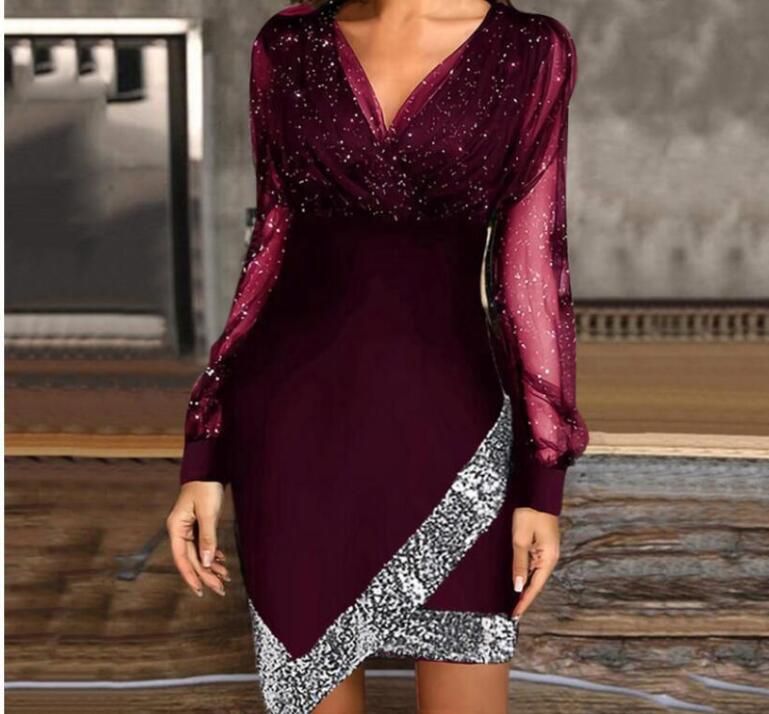 Mini- und kurze Kleider mit Pailletten, V-Ausschnitt und taillierter Silhouette, Mesh-Einsätzen