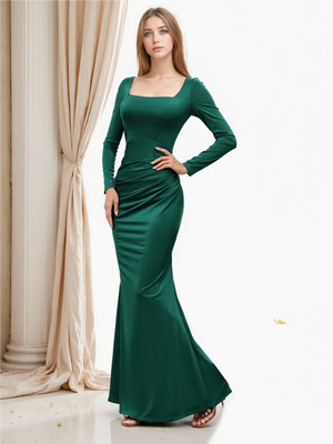 Figurbetonte Maxikleider mit eckigem Ausschnitt und langen Ärmeln, Hüftbetonung und elegantem Schnitt