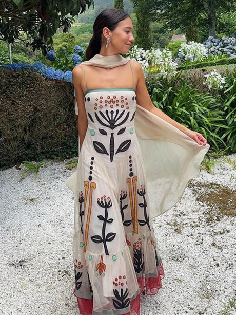 Robes maxi à volants en tulle plissé brodé de fleurs