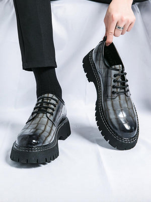 Elegante Business-Schuhe mit Used-Look-Steinmuster und dicken Sohlen