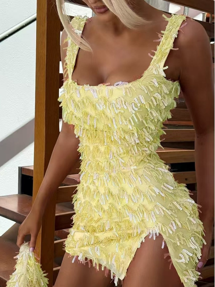 Débardeurs, robes moulantes à épaules dénudées, robes fendues, robes Mao Mao de soirée, mini-robes et robes courtes