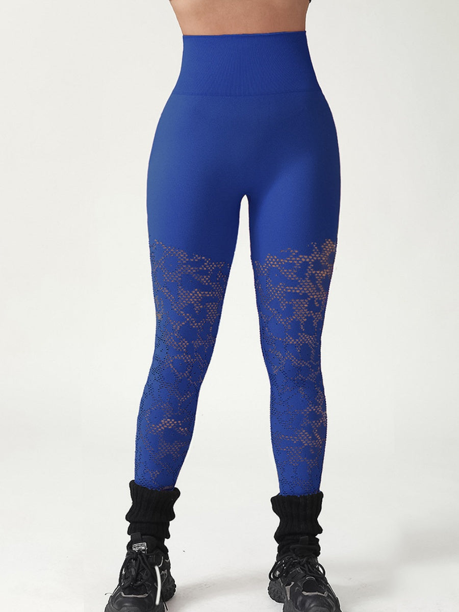 Eng anliegende Sporthose mit Po-Lifting, hohem Bund und Bauchkontrolle, aus Mesh-Gewebe mit Lochmuster