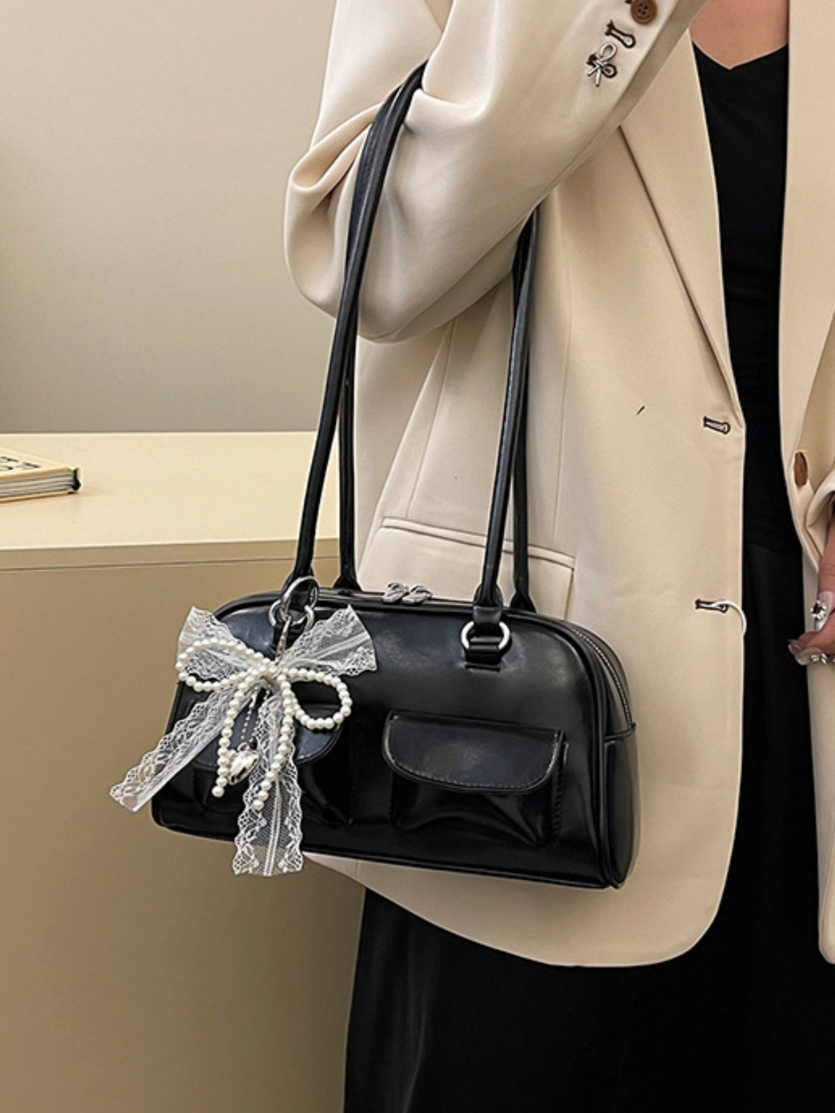 Multi-pocket Shoulder Bag