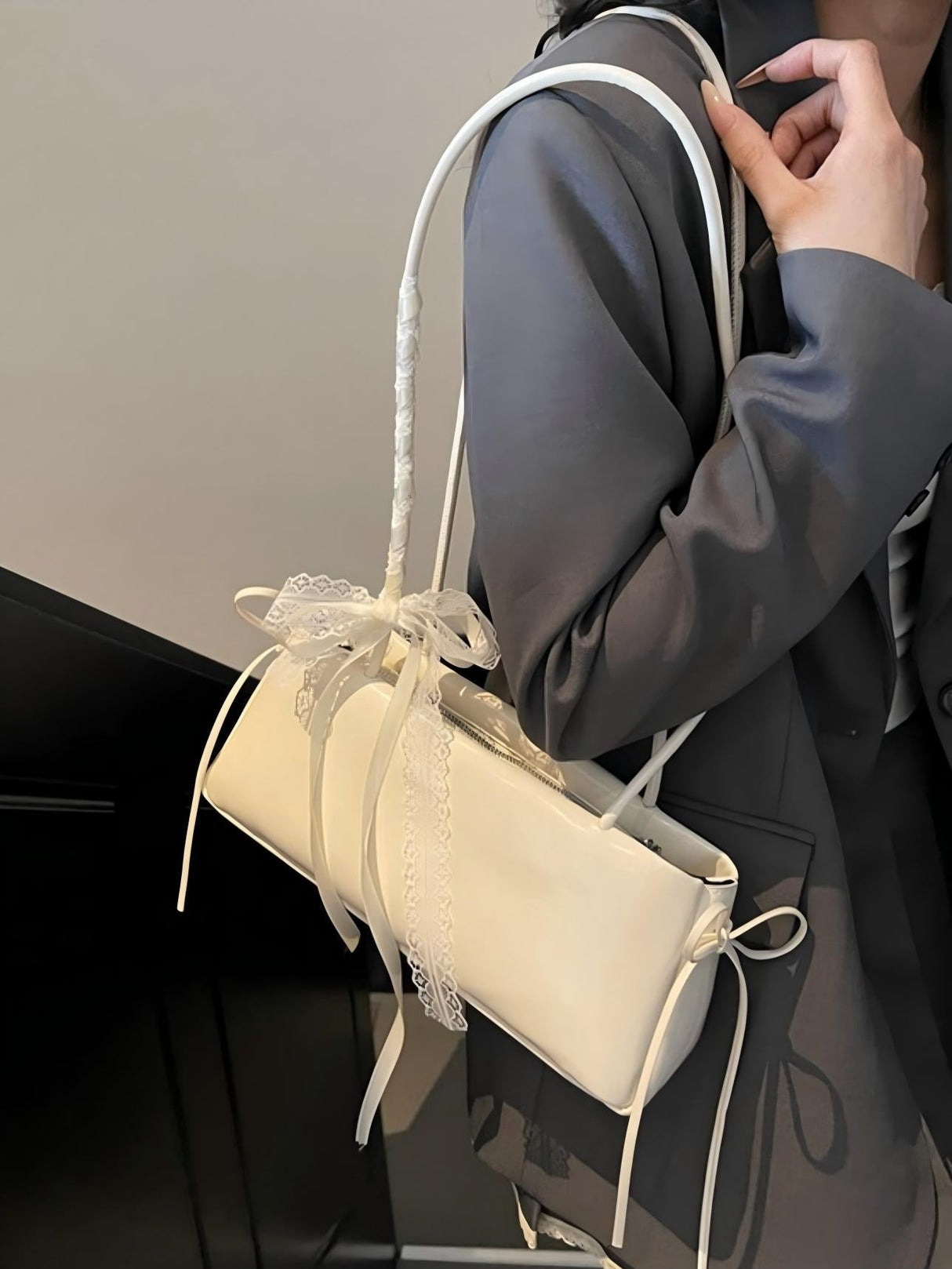 Simple Ballet-style Baguette Shoulder Bag
