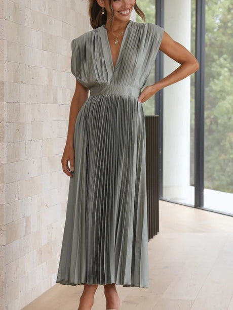 Solid Color V-neck Sleeveless Midi Dresses