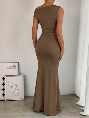 Sexy Long Sleeveless Dress With Off-shoulder Neckline And Pleated Waist