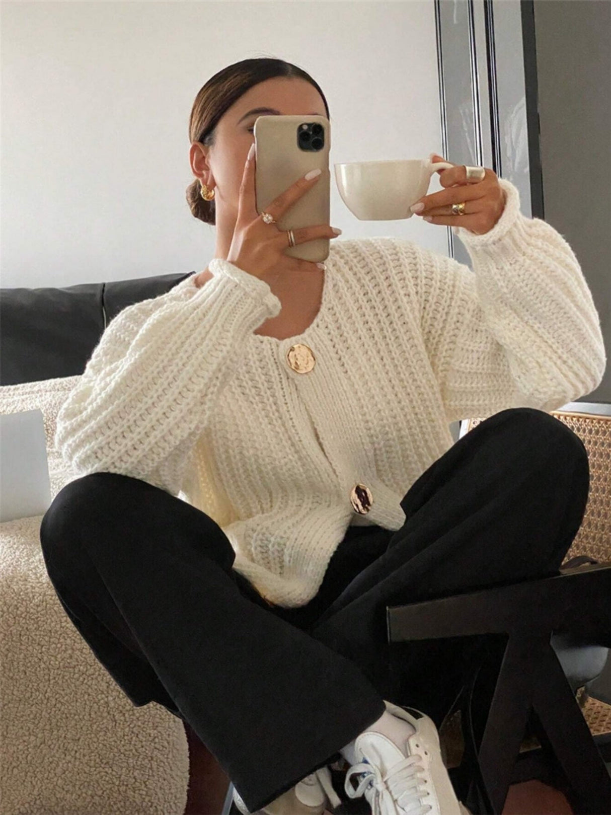 Three-button Pocket Round Neck Long Sleeve Cardigans