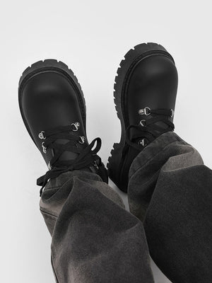 Metallösen, klobige Sohle, lässige Derby-Schuhe