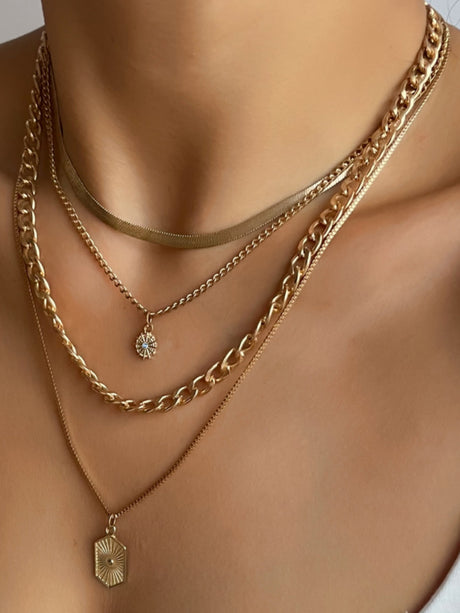 Diamond-encrusted Diamond-shaped Square Alloy Necklace