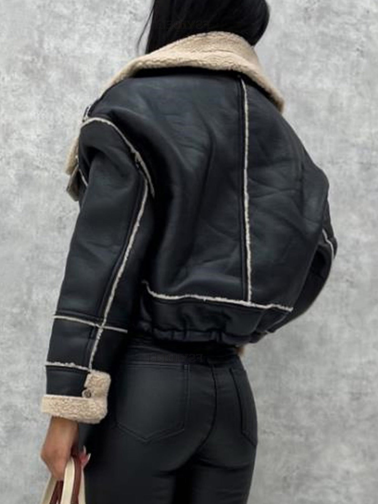 Short-sleeved Jacket With Lambskin Collar, Zipper, And Leather Trim For Autumn And Winter.