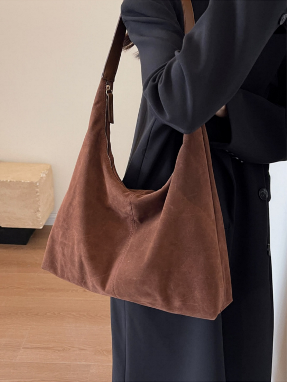 Sac bandoulière en daim polyvalent pour les trajets quotidiens et grande capacité