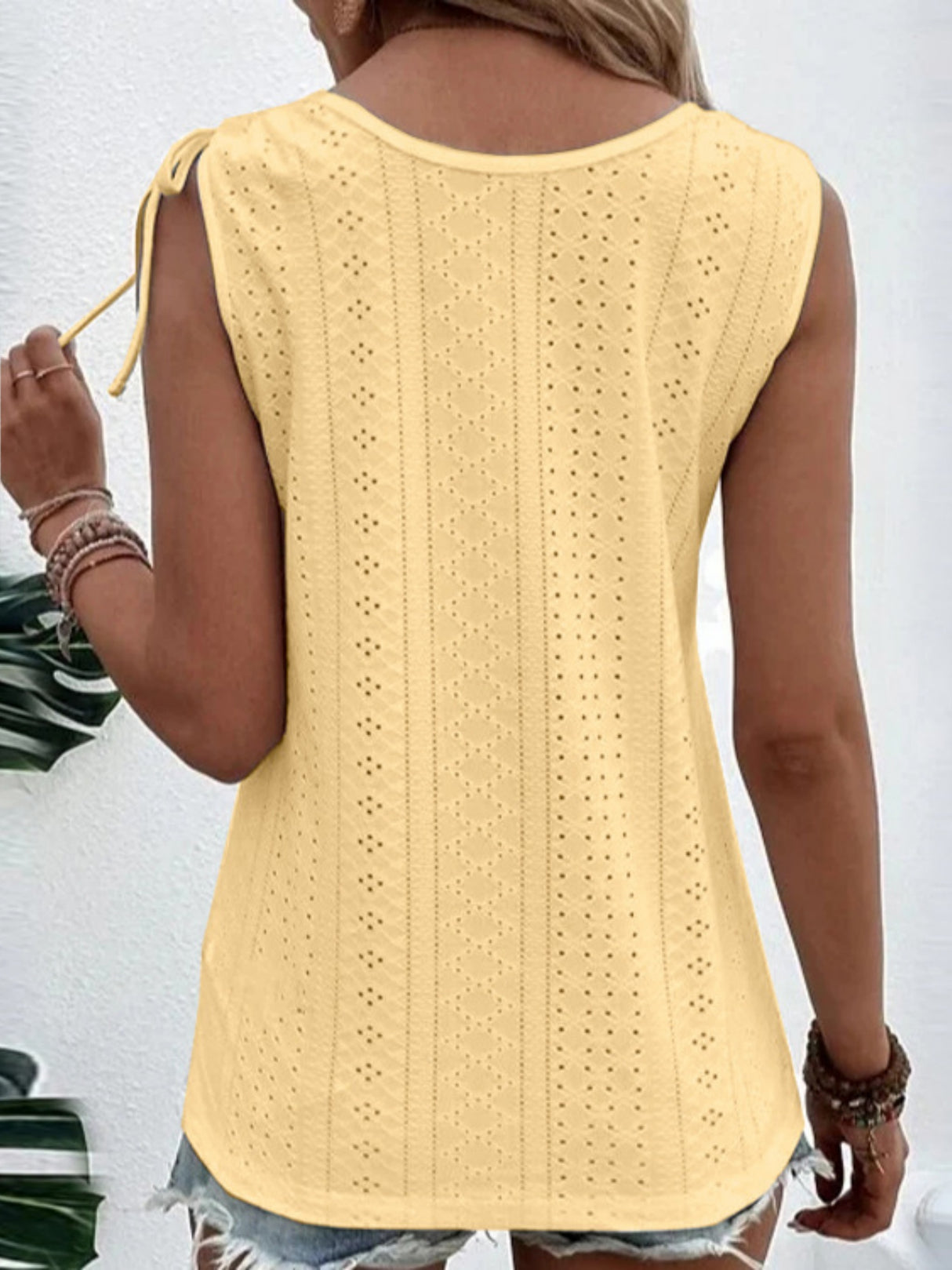 Jacquard Hollow Out Straps Buttons U-neck Vest