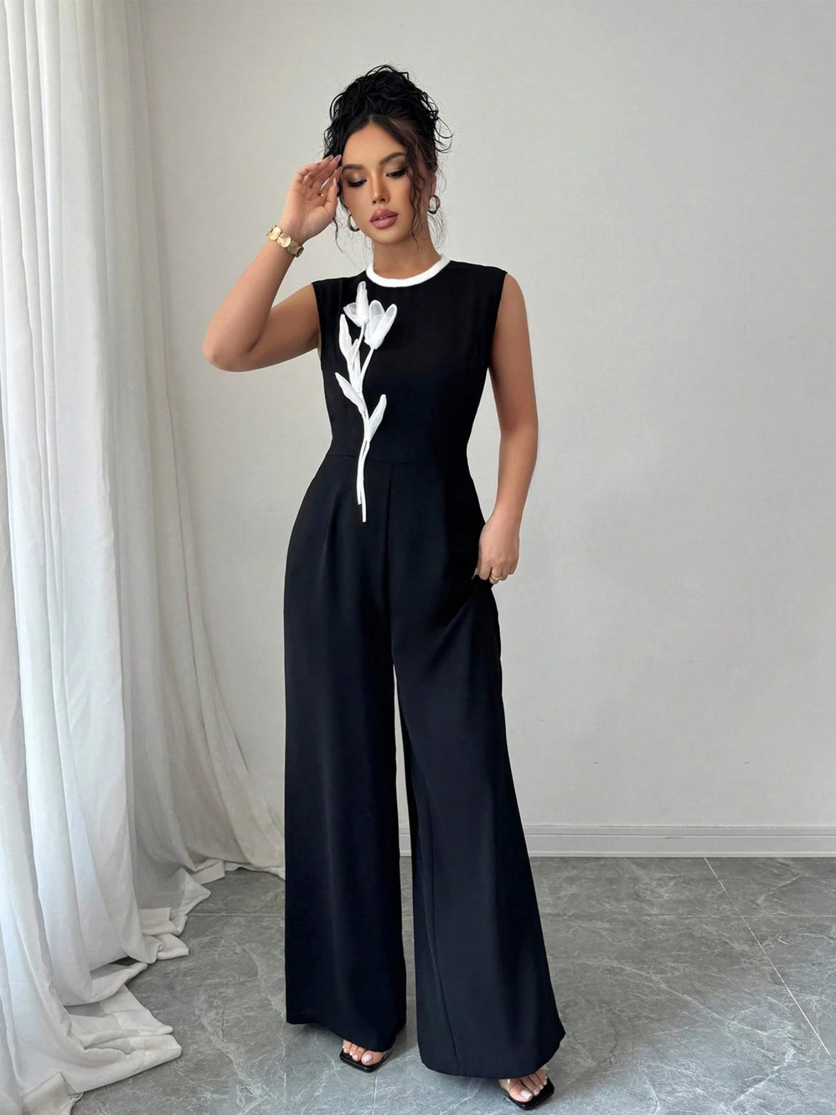 Embroidery Round Neck Sleeveless Wide-leg Jumpsuit