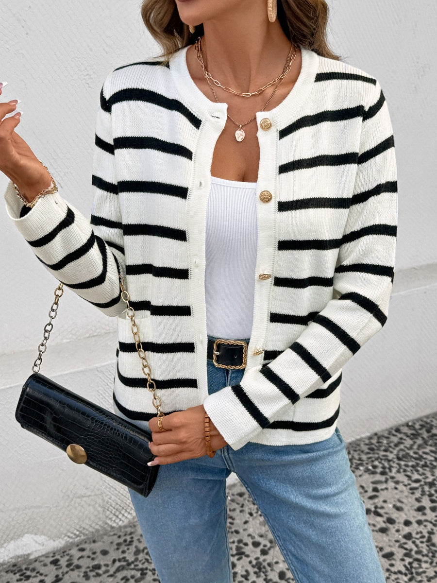 Women's Buttons Black and white striped knitted cardigan