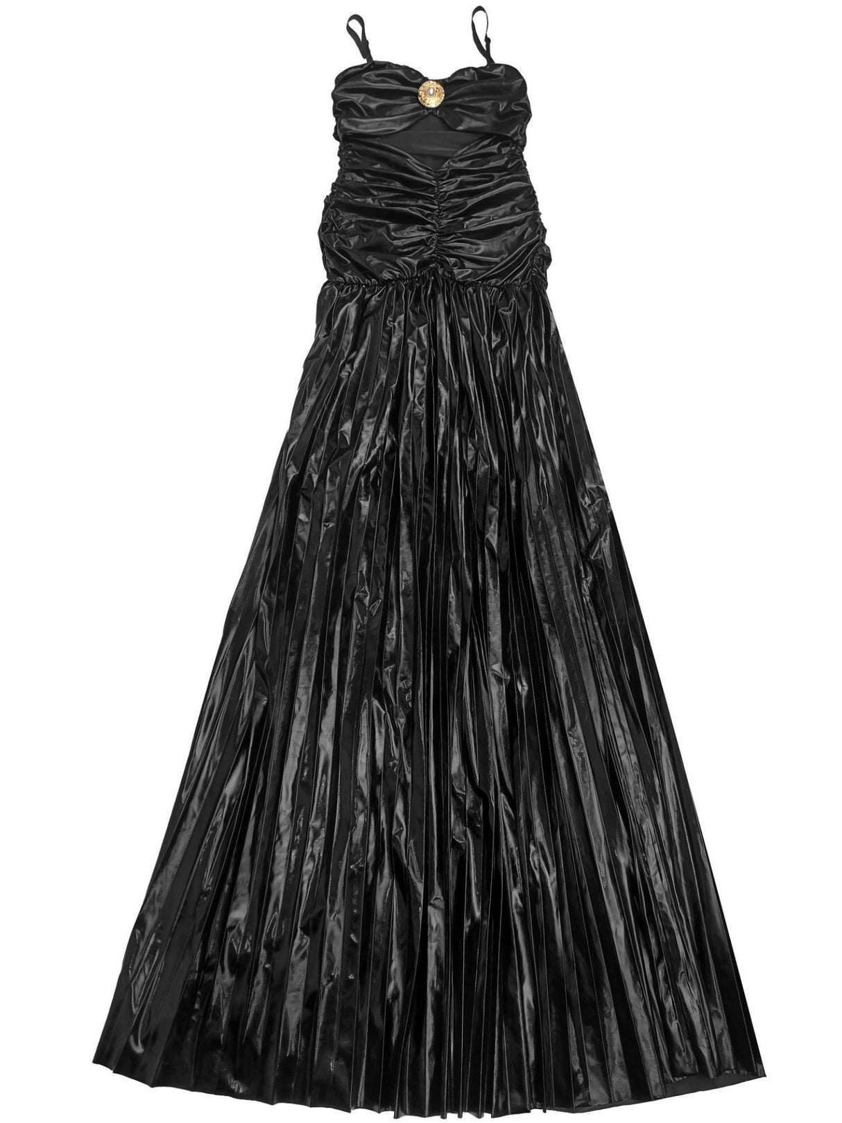 Robe de soirée longue plissée à fines bretelles et décolleté métallisé, bretelles spaghetti, effet brillant.