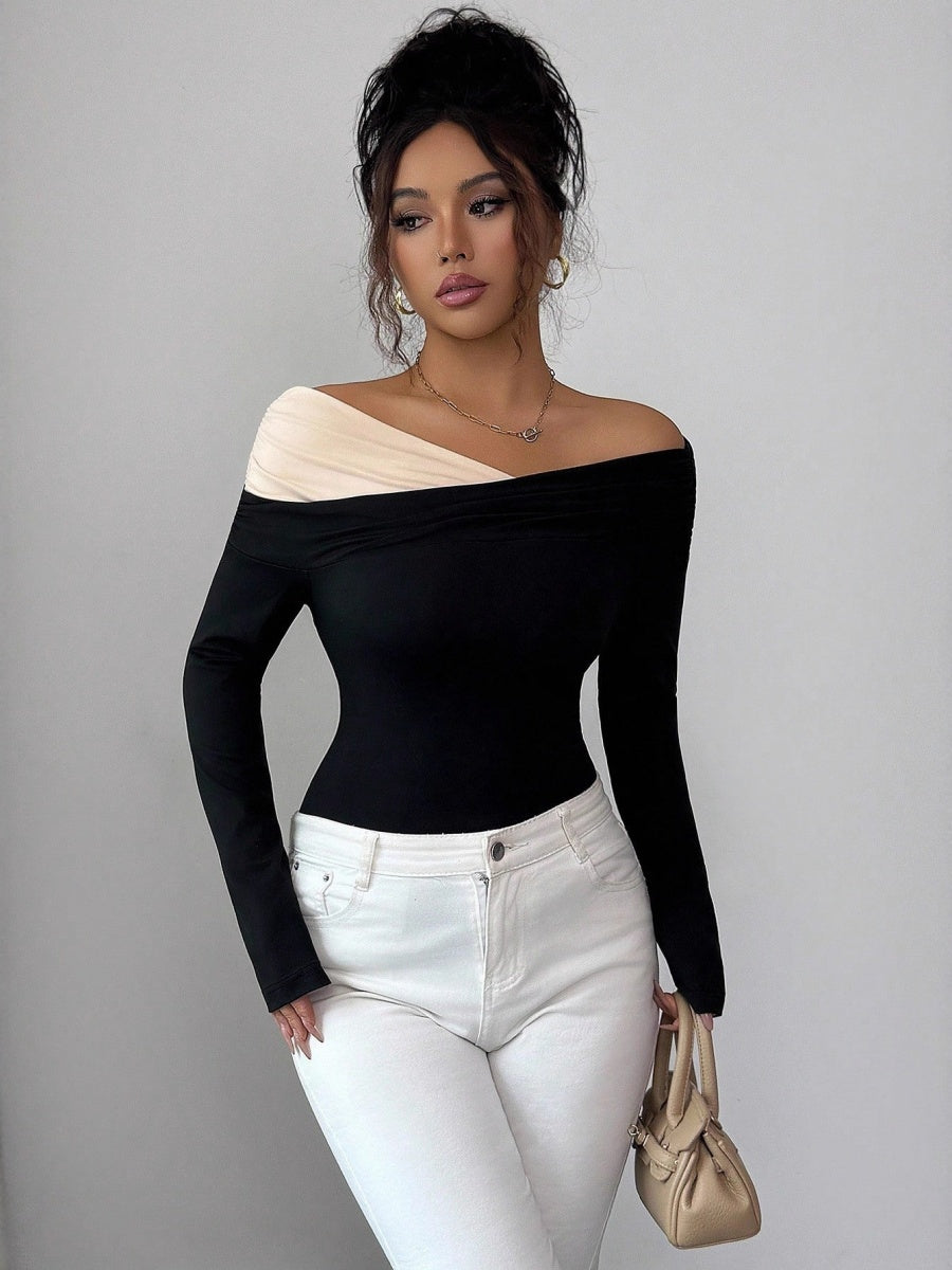 Irregular Off-shoulder Contrasting Colors T-shirts