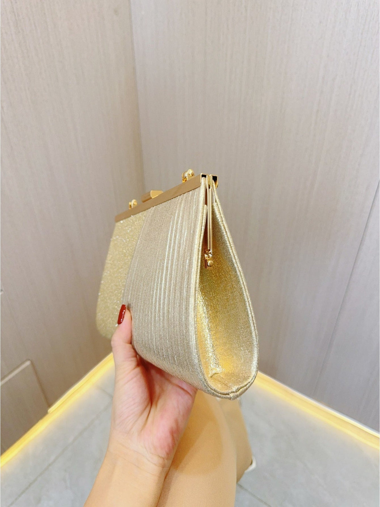 Liber Four Seasons ACC Sequin Pleated Bag