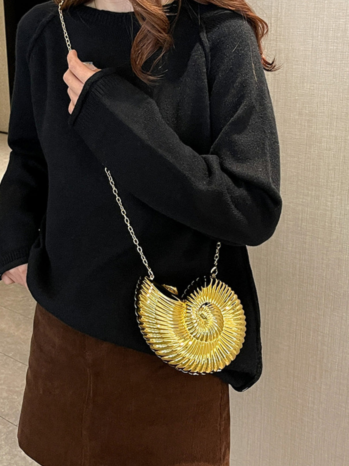 Design-conscious Seashell Acrylic Crossbody Bag