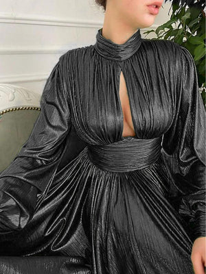 Robes maxi plissées à col halter cintrées et évasées