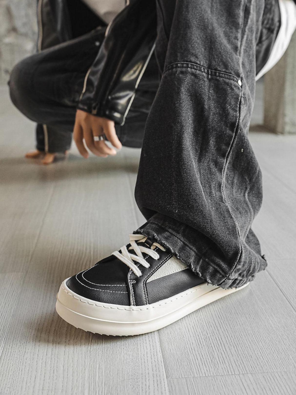 Color-blocked Casual Sneakers