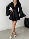 Mini- und kurze Kleider mit V-Ausschnitt, langen Ärmeln und ausgestellten Ärmeln