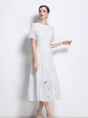 Retro Heavy-duty Hollowed-out Embroidered Round Neck Waist-cinching Short-sleeved Dress