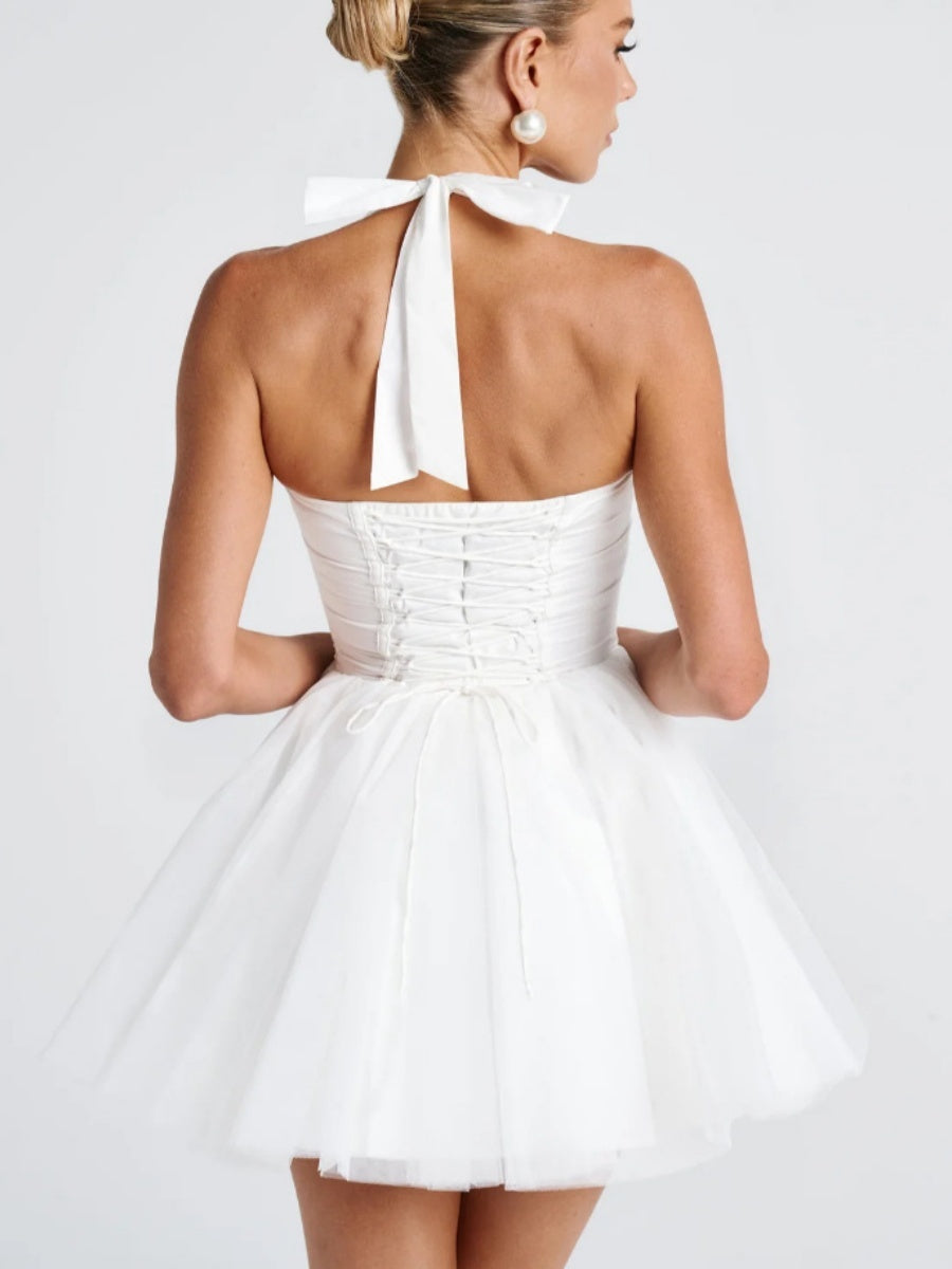 Robes courtes et mini à bretelles dos nu, tutu et nœud papillon