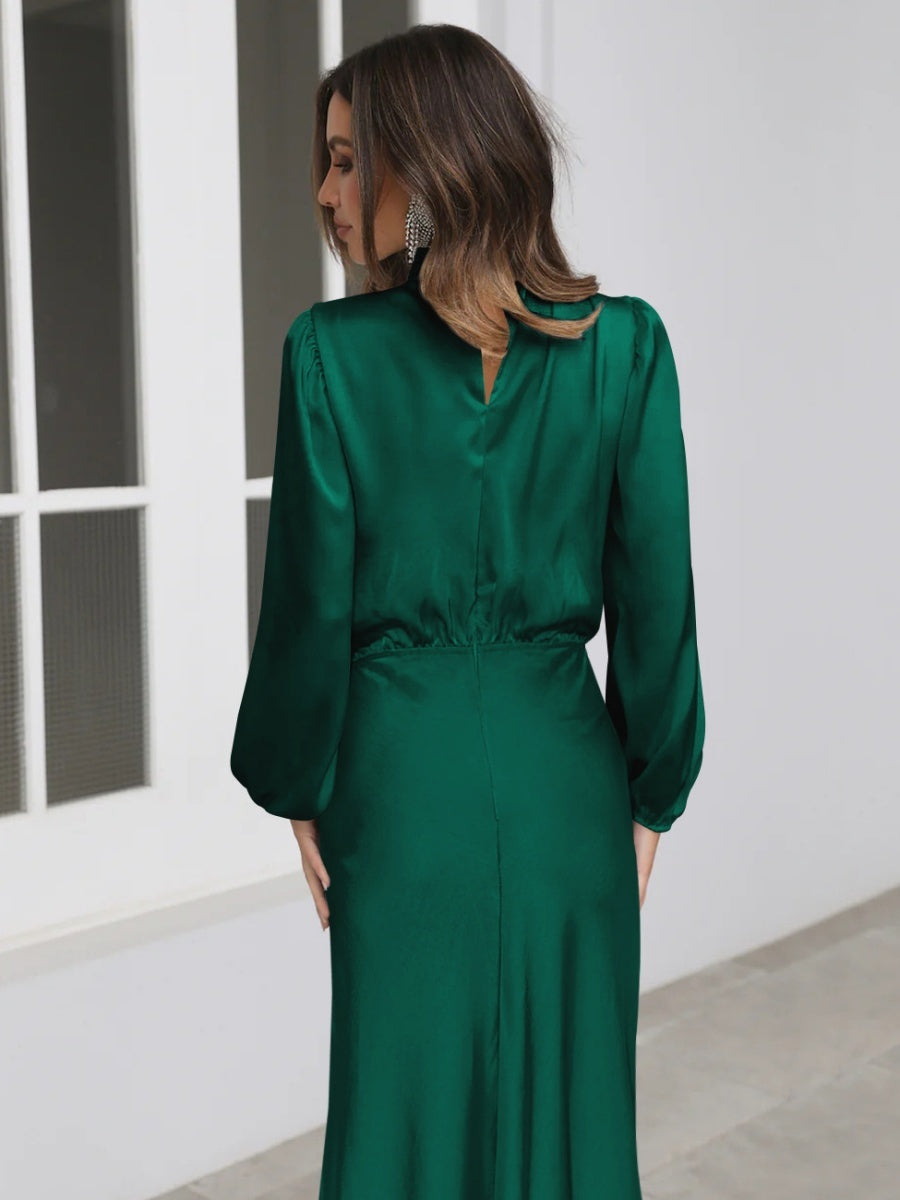 Robes midi amples à col roulé et manches longues en satin