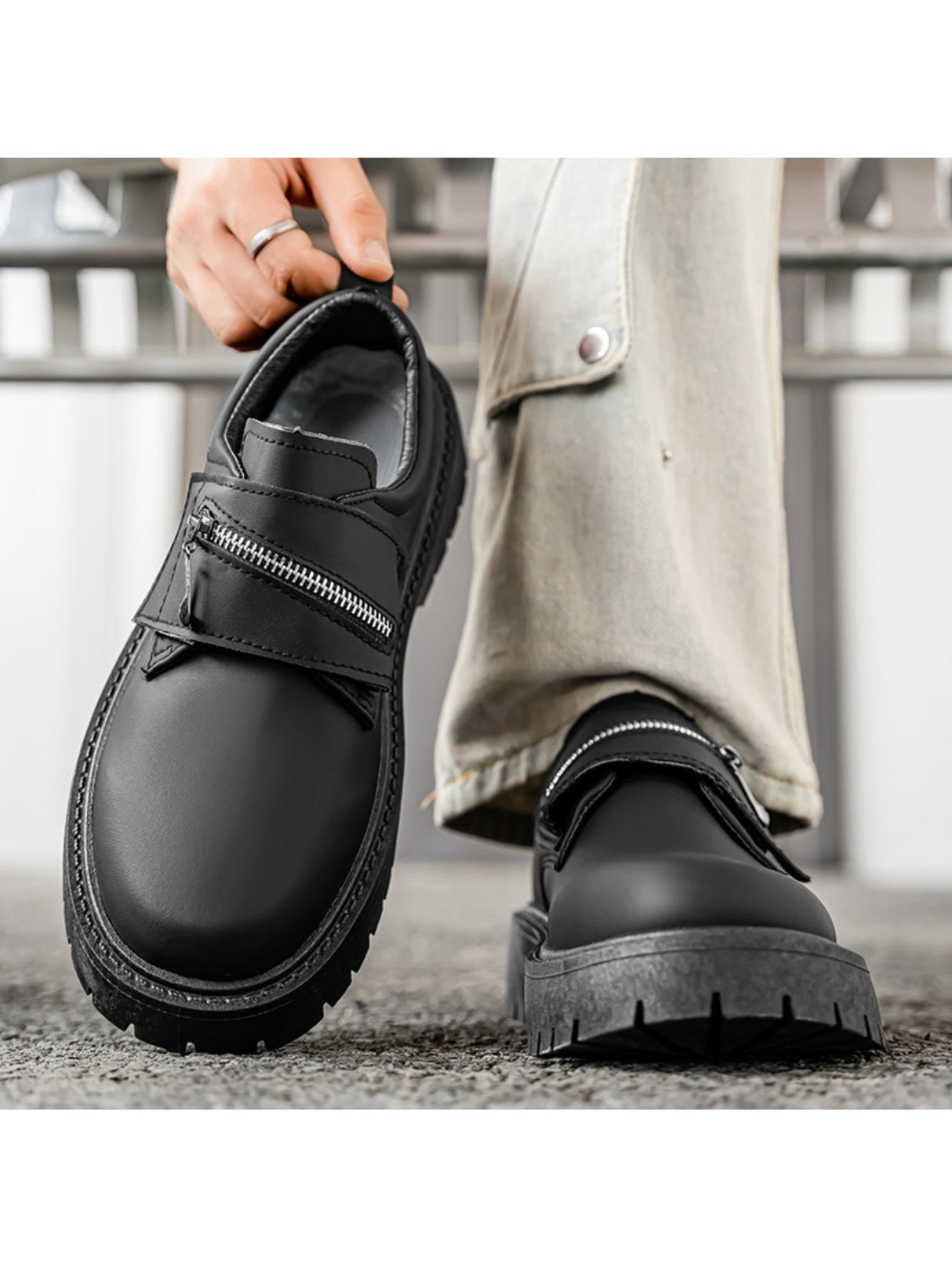 Liber Four Seasons Men's Zipper Flats